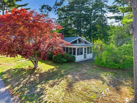 Exterior - 31 Moorview Ave, Ogunquit, ME 03907 photo 7 of 12