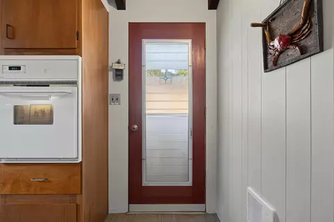 Entry Way - 31 Moorview Ave, Ogunquit, ME 03907 photo 1 of 4