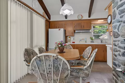 Dining - 31 Moorview Ave, Ogunquit, ME 03907 photo 3 of 3
