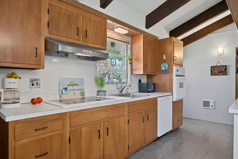 Kitchen - 31 Moorview Ave, Ogunquit, ME 03907 photo 1 of 3