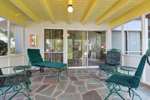Exterior - 31 Moorview Ave, Ogunquit, ME 03907 photo 5 of 12