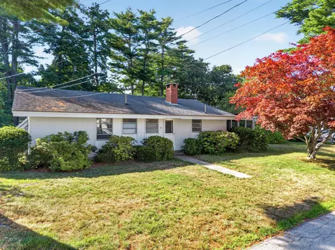 Exterior - 31 Moorview Ave, Ogunquit, ME 03907 photo 2 of 12