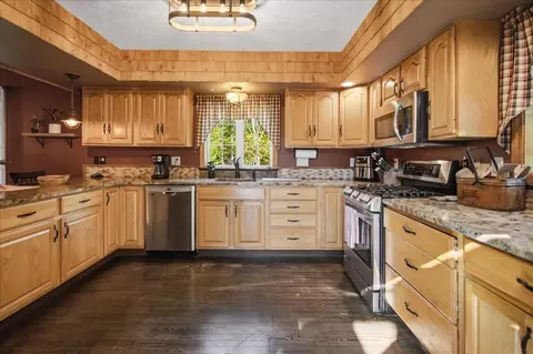 Kitchen - 76 Daggett Dr, Raymond, ME 04071 photo 7 of 8