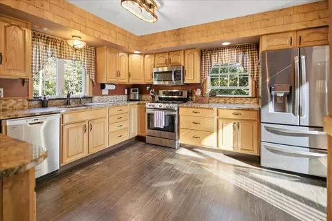 Kitchen - 76 Daggett Dr, Raymond, ME 04071 photo 2 of 8