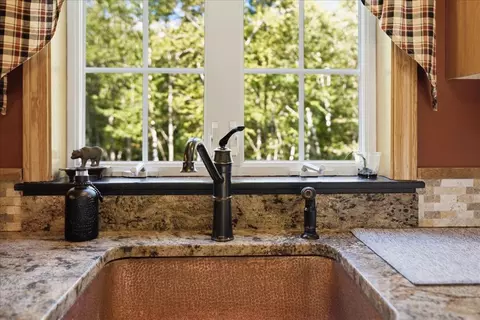 Kitchen - 76 Daggett Dr, Raymond, ME 04071 photo 5 of 8