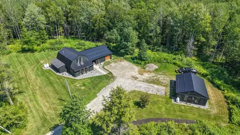36 Cedar Ln, Plymouth, ME 04969