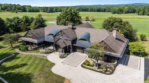 200 Woodville Rd, Falmouth, ME 04105