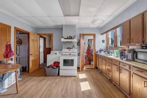 Entry Way - 276 Wilson St, Brewer, ME 04412 photo 3 of 4