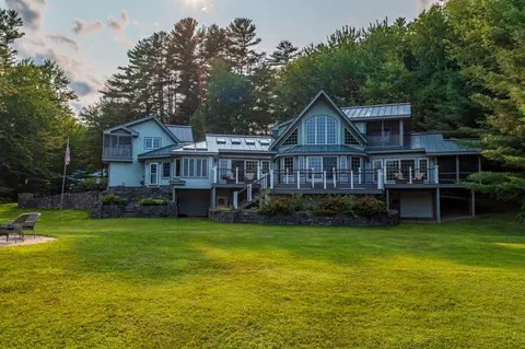 17 Point Rd, Wilton, ME 04294