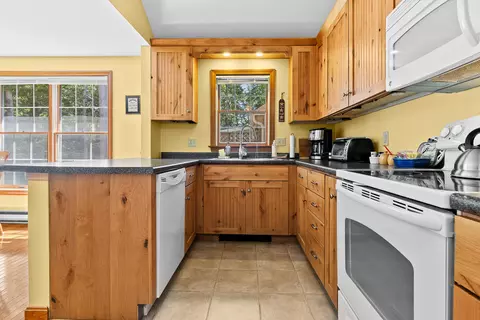 Kitchen - 1 Plover Cir #31, Ogunquit, ME 03907 photo 2 of 3