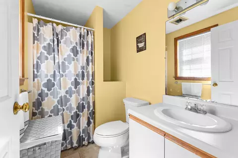 Bath - 1 Plover Cir #31, Ogunquit, ME 03907 photo 2 of 4