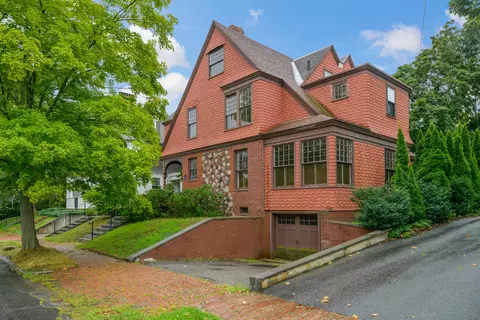 62 Bowdoin St, Portland, ME 04102