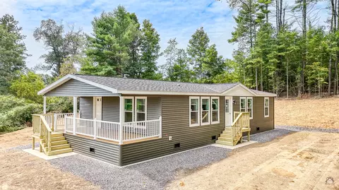 128 Vigue Rd, Whitefield, ME 04353