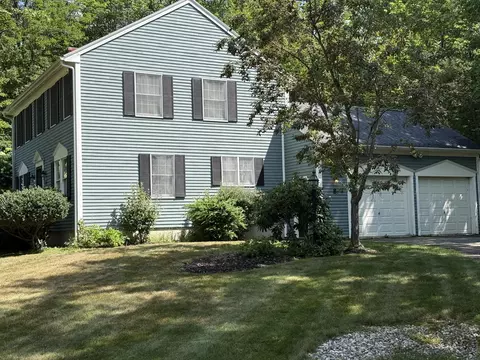 8 Fairway Dr, Scarborough, ME 04074
