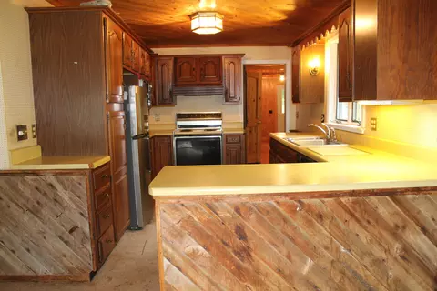 Kitchen - 4 Chickadee Ln, Casco, ME 04015 photo 2 of 2