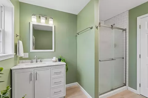 Bath - 31 Murray Dr, Buxton, ME 04093 photo 2 of 3