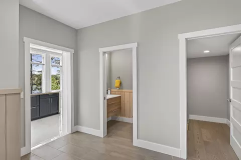 Entry Way - 54 Ocean Ridge Rd, Cushing, ME 04563 photo 5 of 6