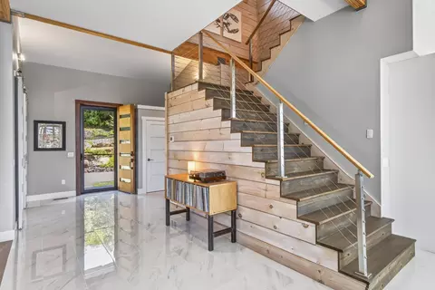 Entry Way - 54 Ocean Ridge Rd, Cushing, ME 04563 photo 2 of 6