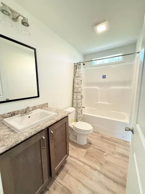Bath - 12 Baxter Blvd, Biddeford, ME 04005 photo 1 of 4