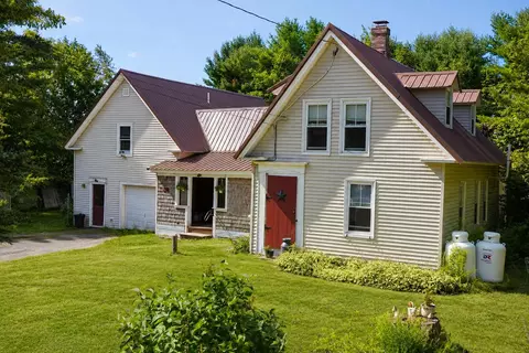 94 Main St, Detroit, ME 04929