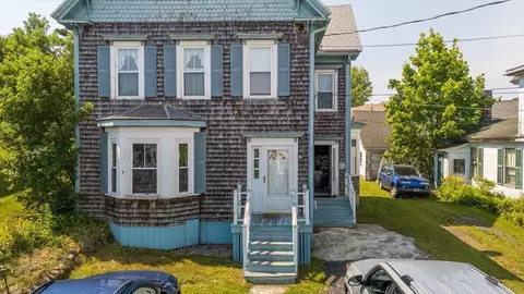 37 Mckown St, Boothbay Harbor, ME 04538
