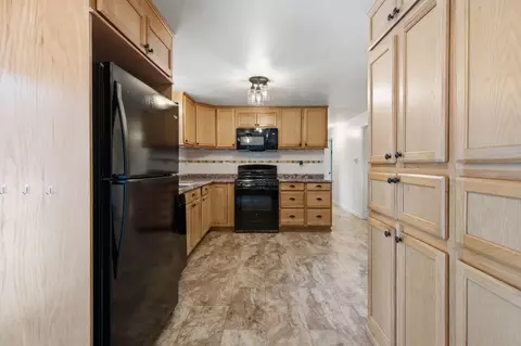 Entry Way - 5 Spruce Ln, Gorham, ME 04038 photo 2 of 4