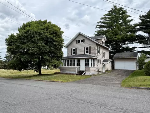 128 Fraser Ave, Madawaska, ME 04756