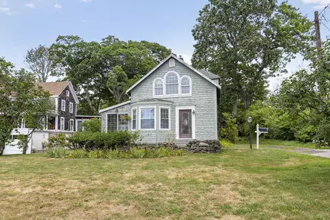 2 Roberts Ln, Cape Elizabeth, ME 04107