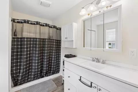 Bath - 47 Fieldstone Dr, Augusta, ME 04330 photo 1 of 2