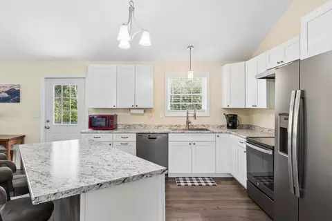 Kitchen - 47 Fieldstone Dr, Augusta, ME 04330 photo 3 of 6