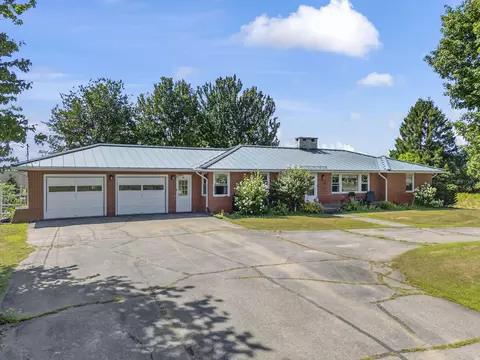 517 N Main St, Pittsfield, ME 04967