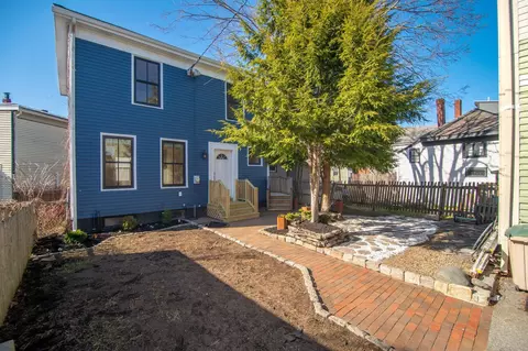 29 Pine St # A, Portland, ME 04102