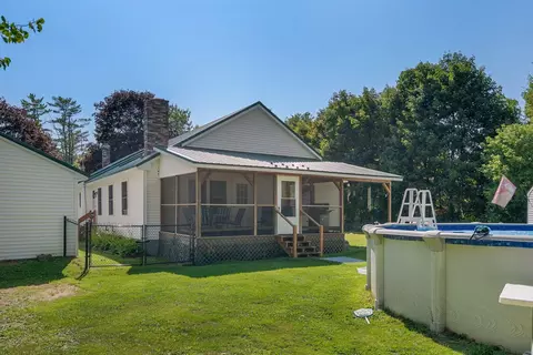 Exterior - 825 Eastern Ave, Augusta, ME 04330 photo 3 of 9
