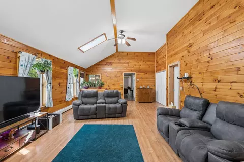 Entry Way - 825 Eastern Ave, Augusta, ME 04330 photo 3 of 4