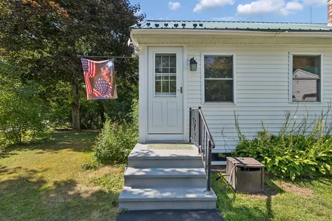 Exterior - 825 Eastern Ave, Augusta, ME 04330 photo 5 of 9
