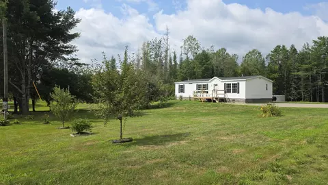 32 Beans Corner Rd, Pittsfield, ME 04967