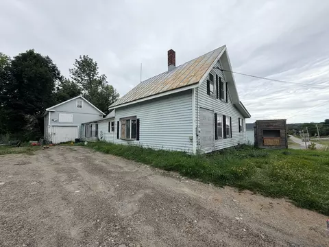 98 Main St, Hartland, ME 04943