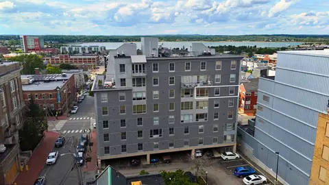21 Chestnut St #606, Portland, ME 04101
