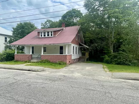 44 Pine St, Paris, ME 04281