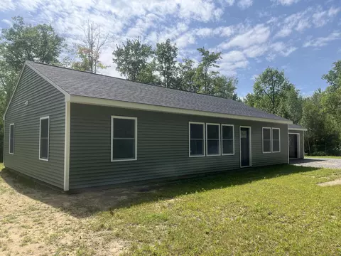 Exterior - 286 Leeds Rd, Wayne, ME 04284 photo 4 of 8