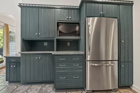 Kitchen - 63 Robinhood Rd, Georgetown, ME 04548 photo 6 of 6