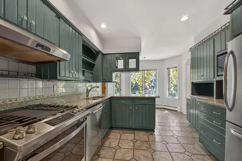 Kitchen - 63 Robinhood Rd, Georgetown, ME 04548 photo 5 of 6