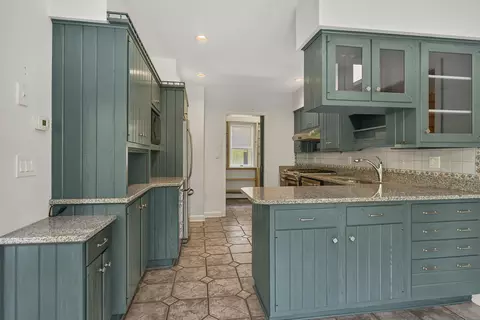 Kitchen - 63 Robinhood Rd, Georgetown, ME 04548 photo 2 of 6