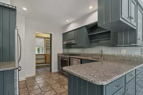 Kitchen - 63 Robinhood Rd, Georgetown, ME 04548 photo 3 of 6