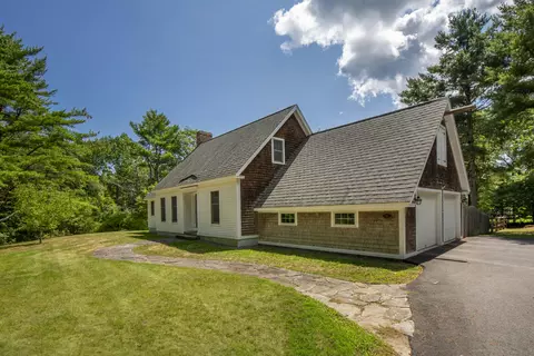 60 Harbour Hill Dr, Owls Head, ME 04854