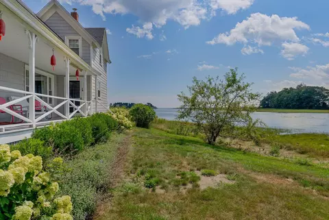 206 Western Ave, Kennebunk, ME 04043