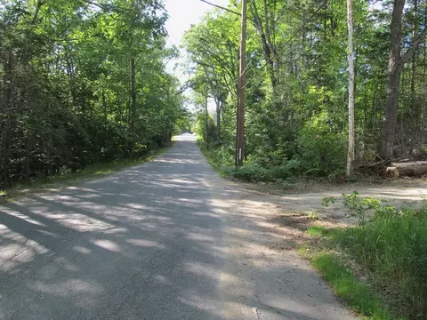 8 Norton Rd, Dixfield, ME 04224