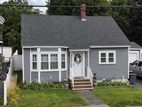 59 Lafayette St, Lewiston, ME 04240