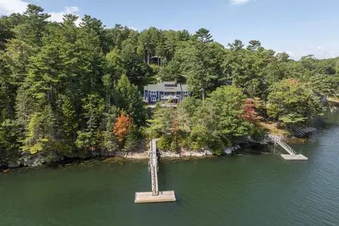 18 Crest Ave, Boothbay Harbor, ME 04538