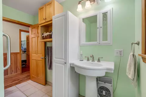 Bath - 94 Smith Rd, Hallowell, ME 04347 photo 1 of 5